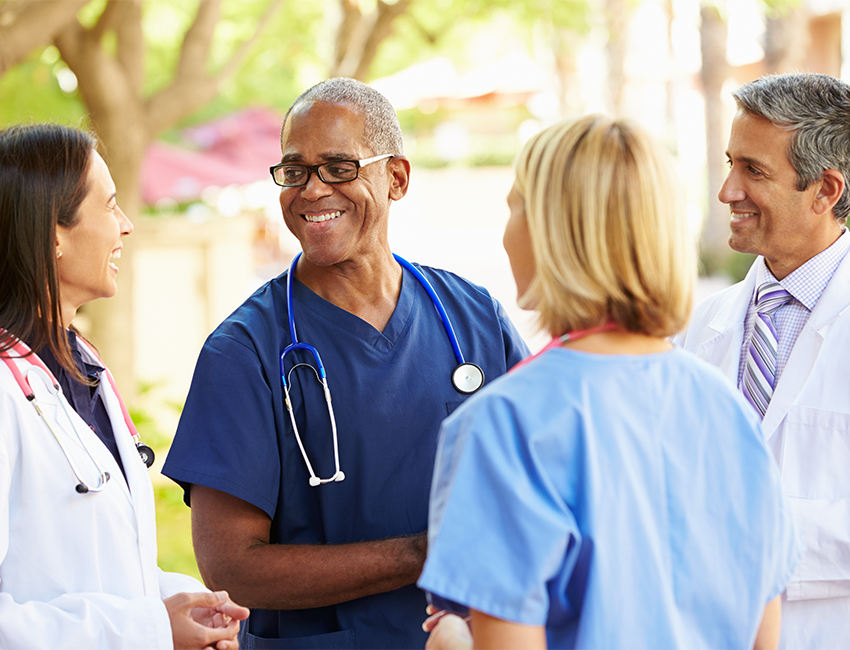 careers-doctors-talking